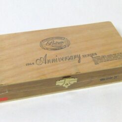 Padron 1964 Anniversary A Maduro (8.25x50 / 10 Pack)