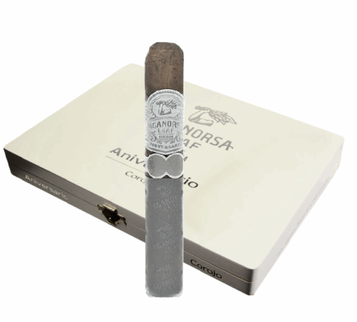 Aganorsa Leaf Aniversario 25yr Corojo Toro (6.25x52 / Box of 10)